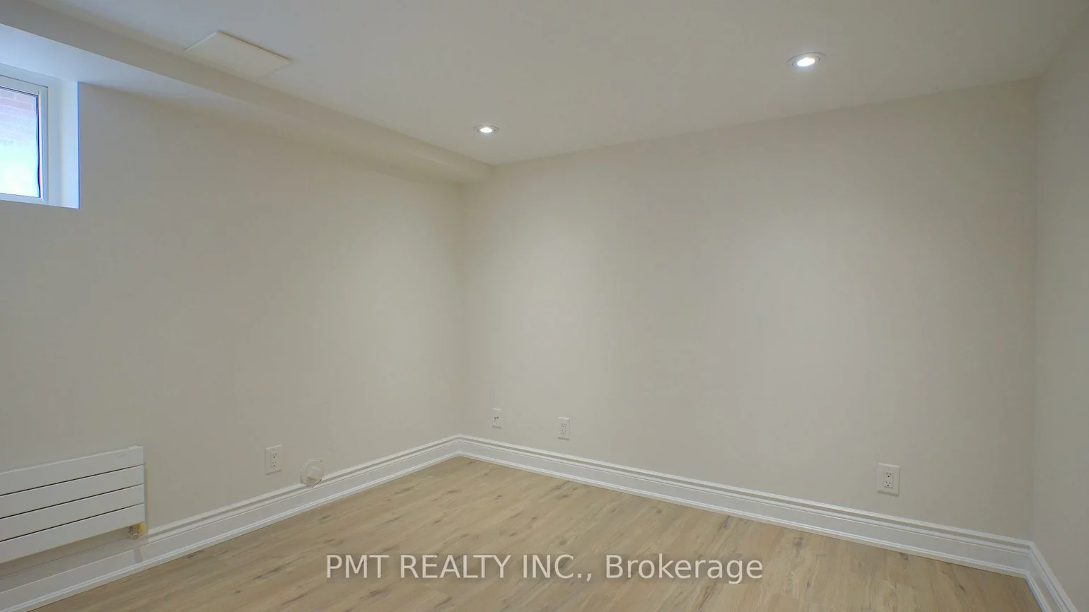 881, Coxwell, Danforth Village-East York, Toronto
