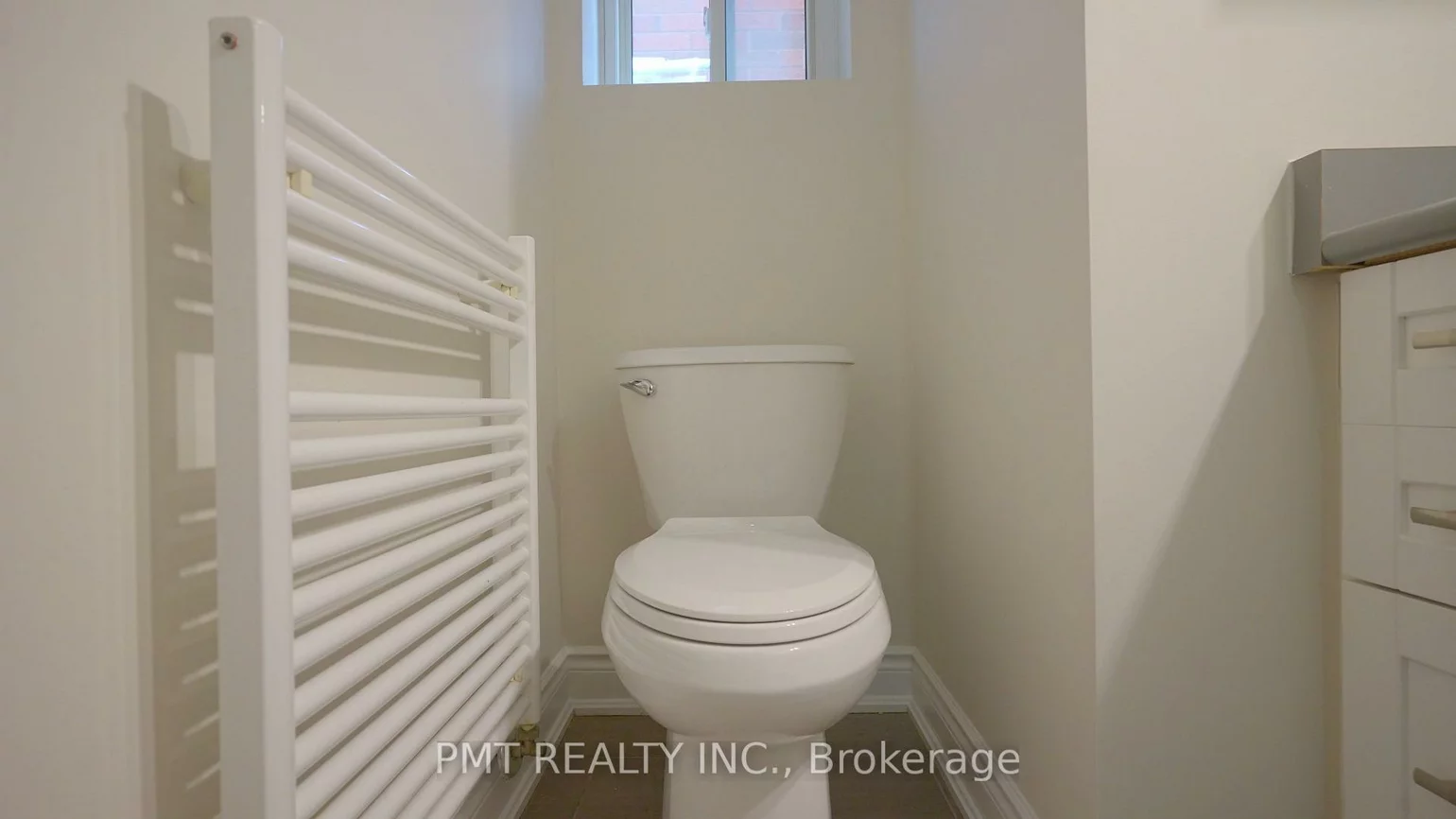 881, Coxwell, Danforth Village-East York, Toronto