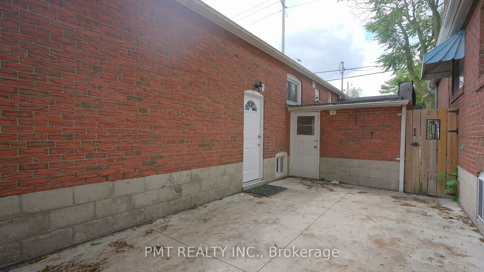 881, Coxwell, Danforth Village-East York, Toronto