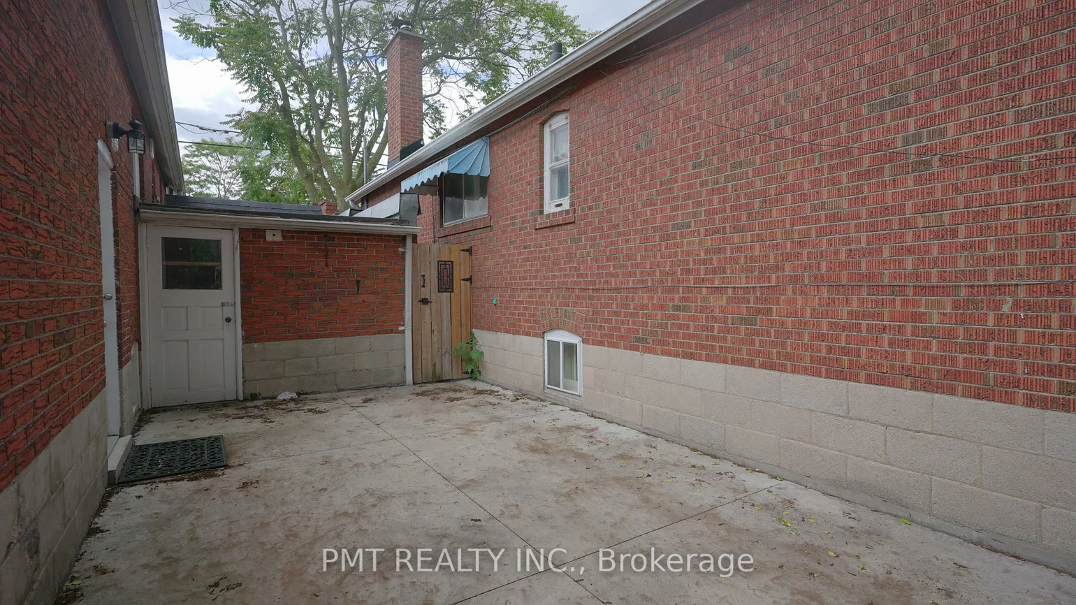 881, Coxwell, Danforth Village-East York, Toronto