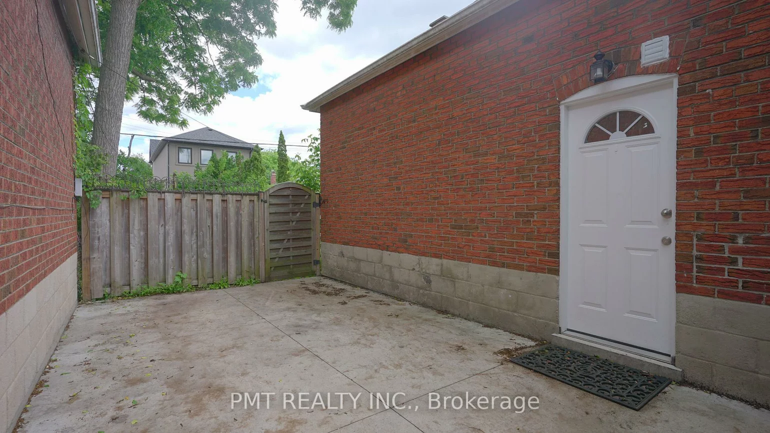 881, Coxwell, Danforth Village-East York, Toronto