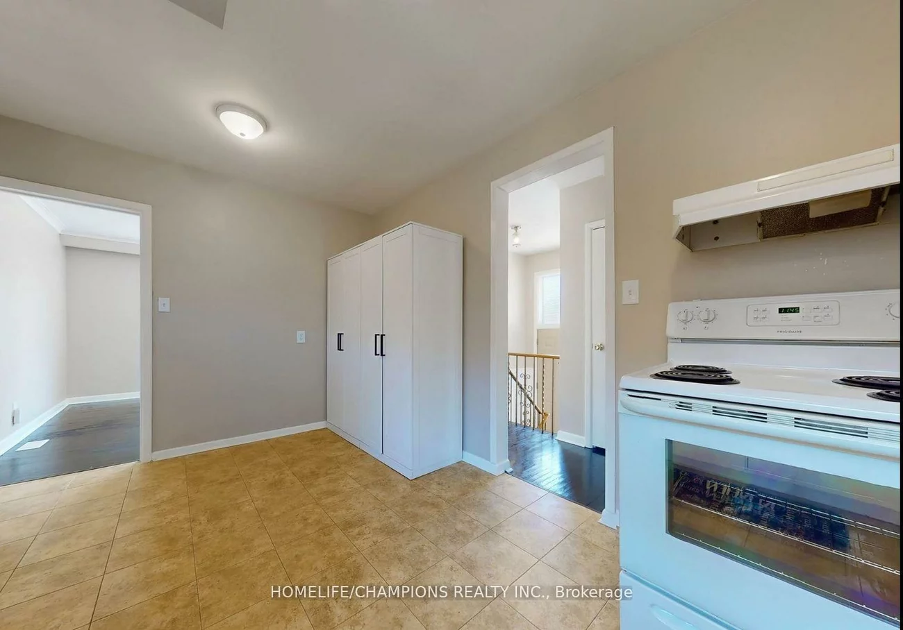 10, Cunard, Eglinton East, Toronto