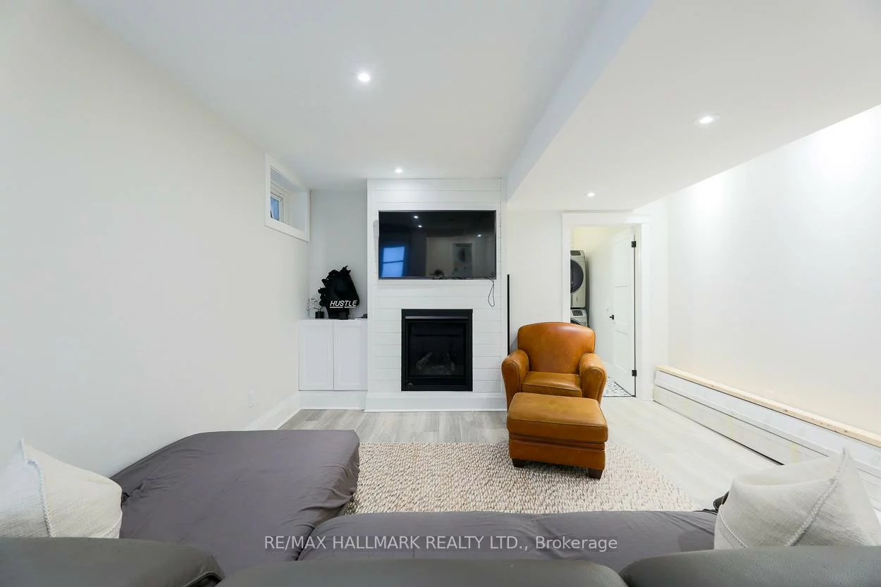 35, Dingwall, Blake-Jones, Toronto