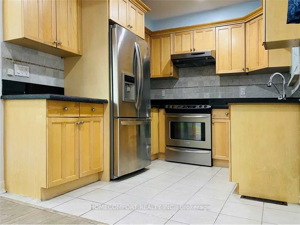 2, Mendip, Dorset Park, Toronto