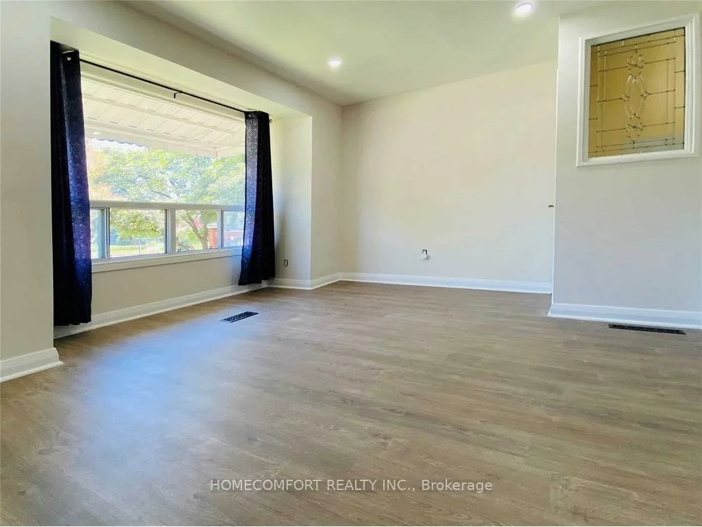 2, Mendip, Dorset Park, Toronto