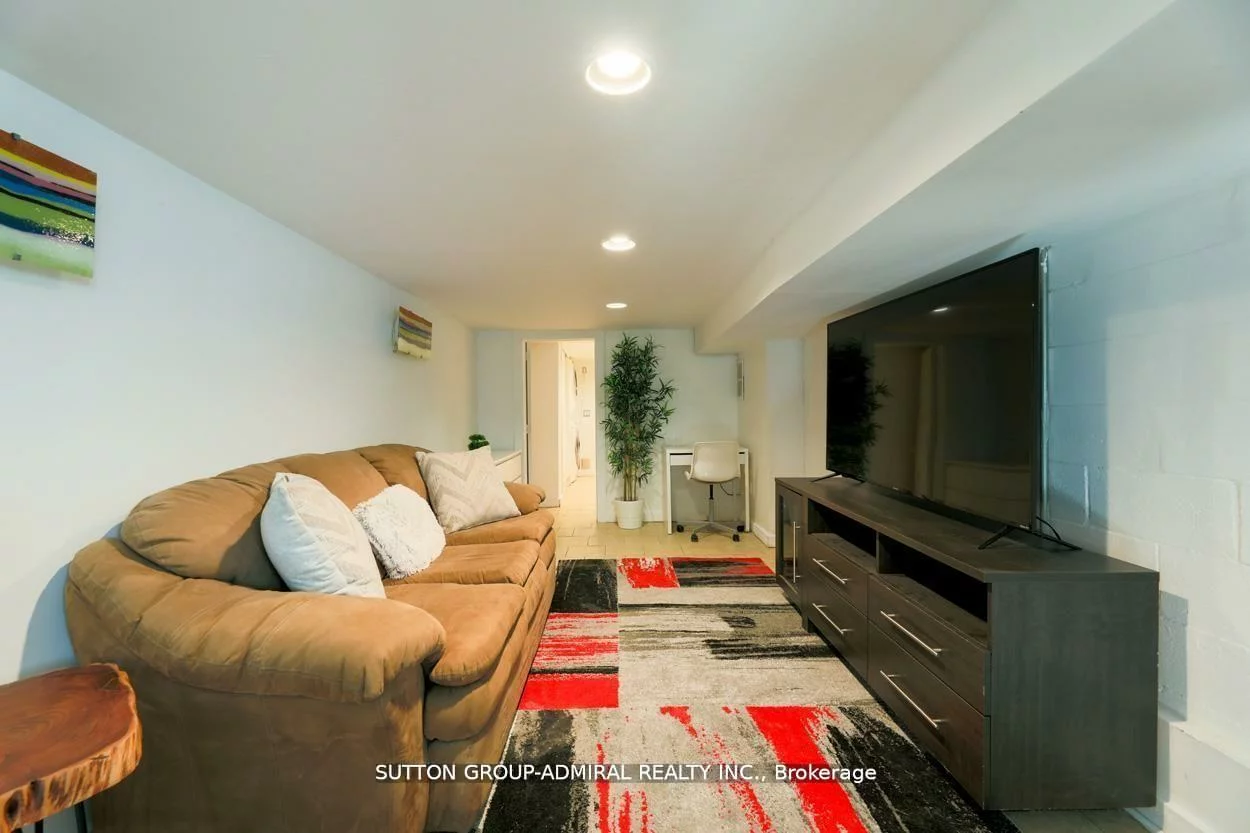 70, Carlaw, South Riverdale, Toronto