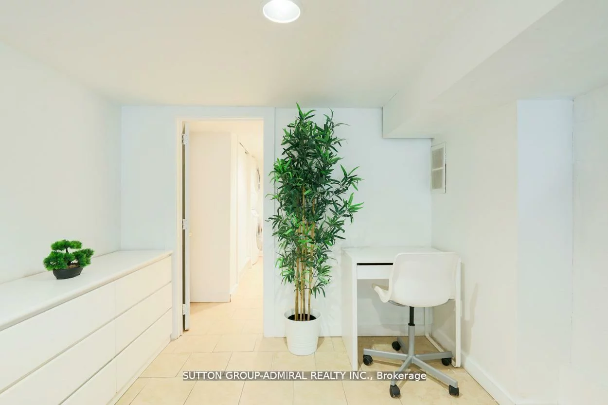 70, Carlaw, South Riverdale, Toronto