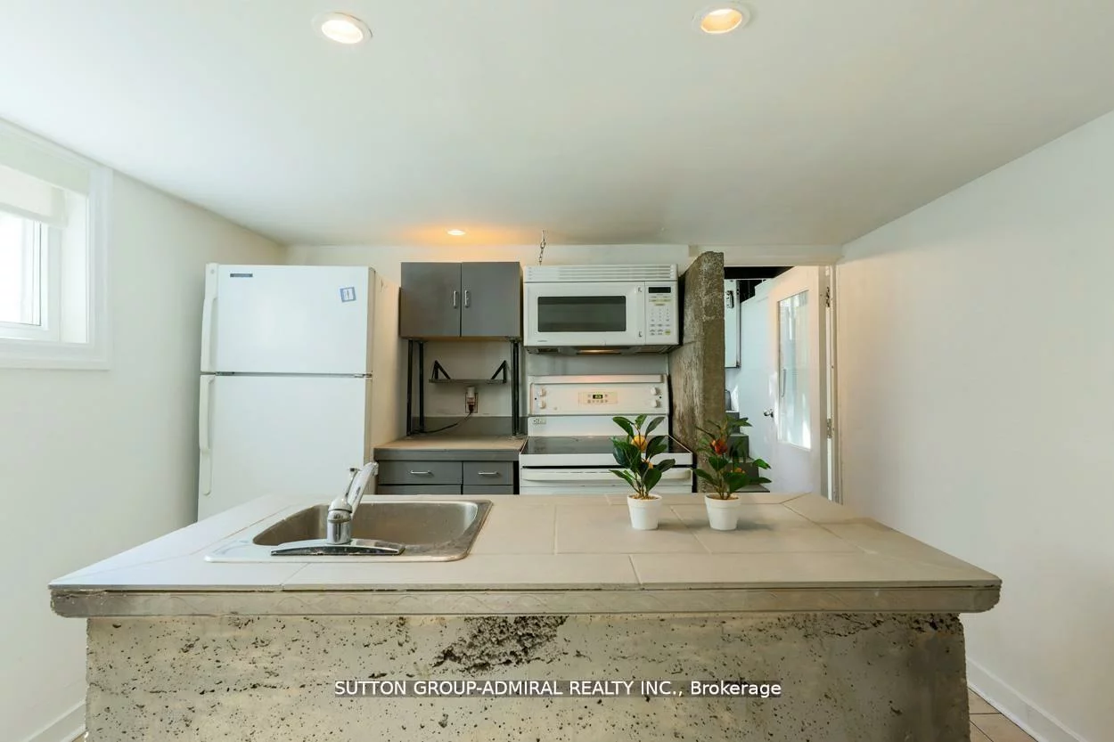 70, Carlaw, South Riverdale, Toronto