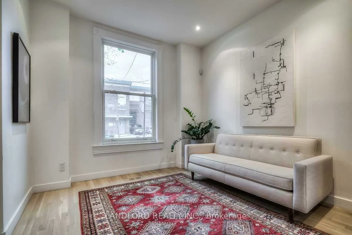 133, Munro, South Riverdale, Toronto
