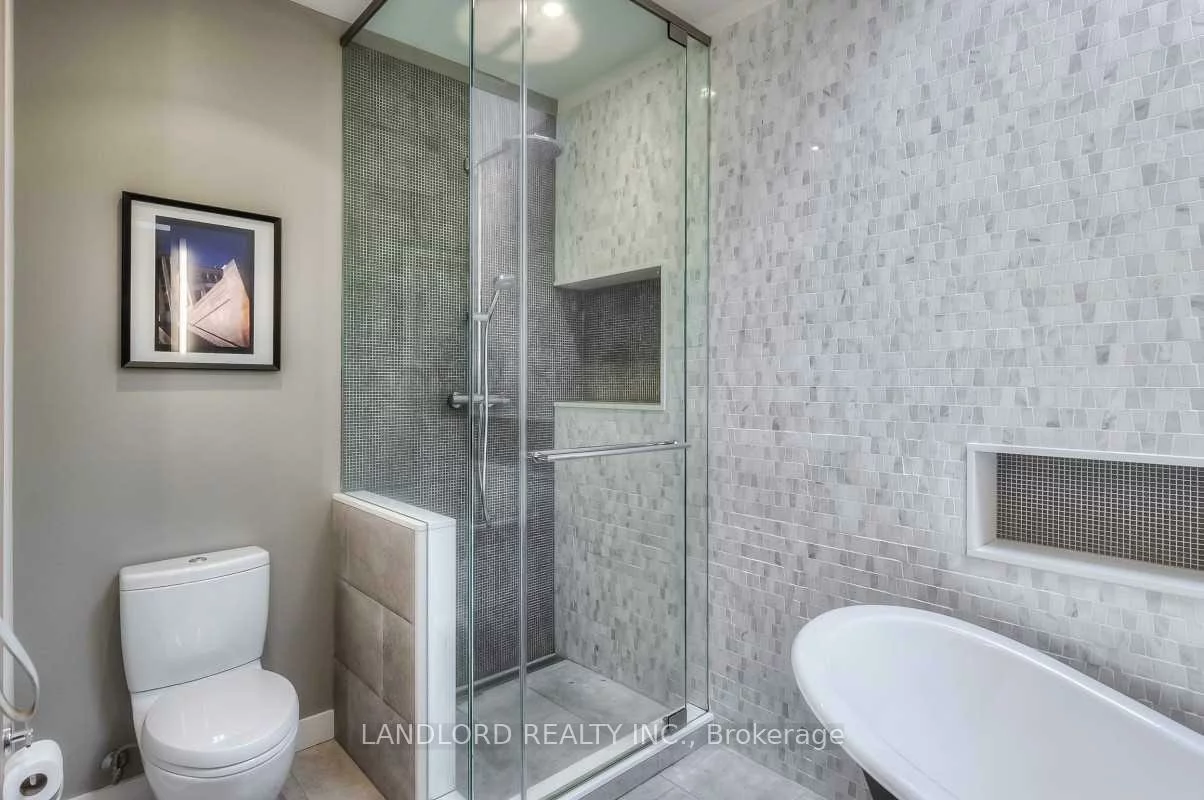 133, Munro, South Riverdale, Toronto