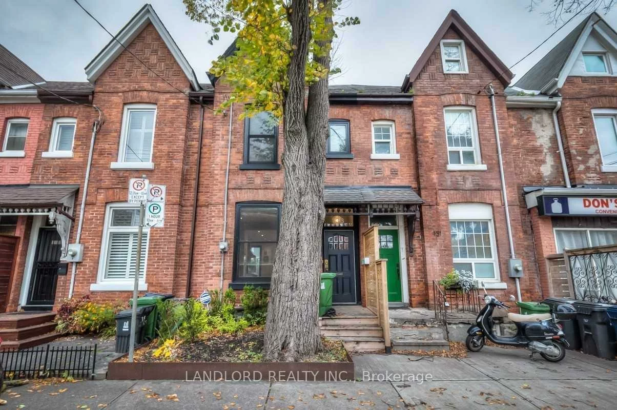 133, Munro, South Riverdale, Toronto