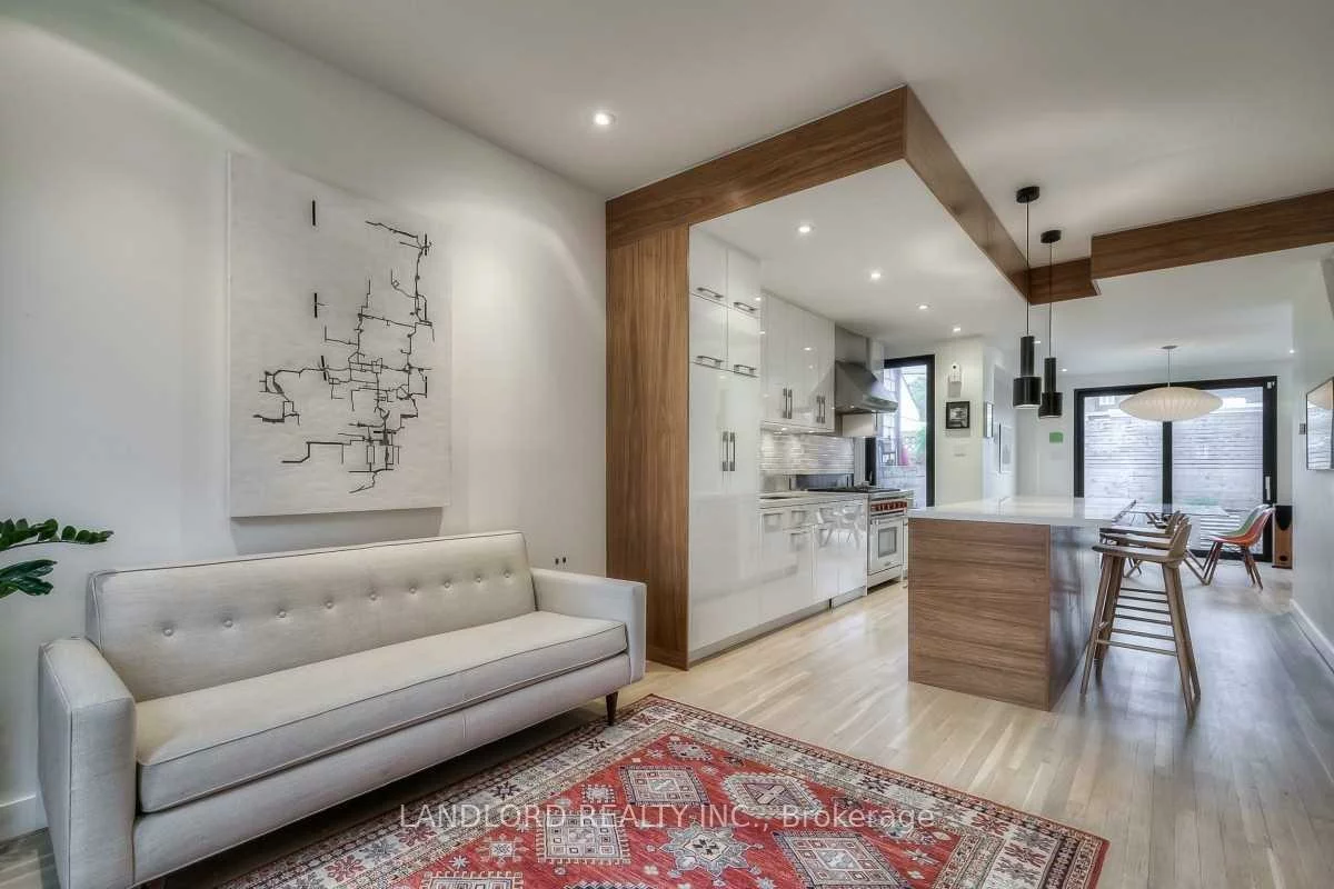 133, Munro, South Riverdale, Toronto