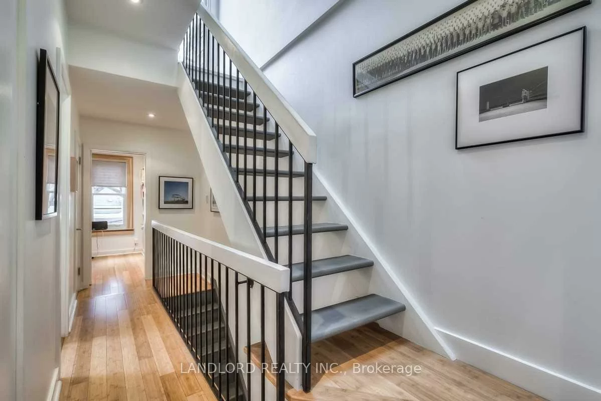 133, Munro, South Riverdale, Toronto