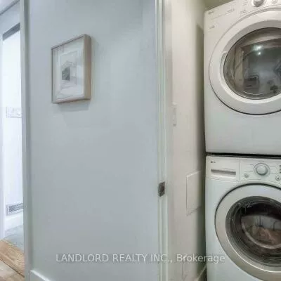 133, Munro, South Riverdale, Toronto