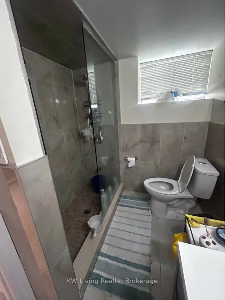 1097, Warden, Wexford-Maryvale, Toronto