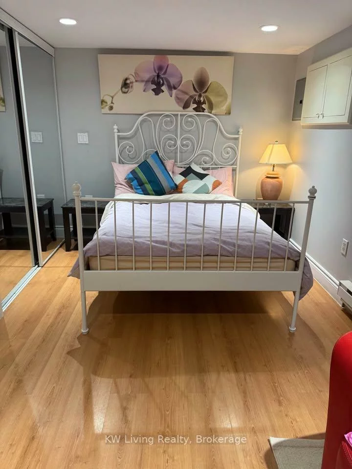 1097, Warden, Wexford-Maryvale, Toronto