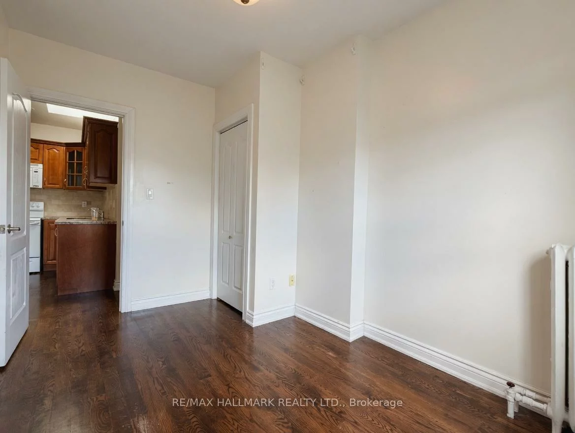 2038, Danforth, Danforth, Toronto