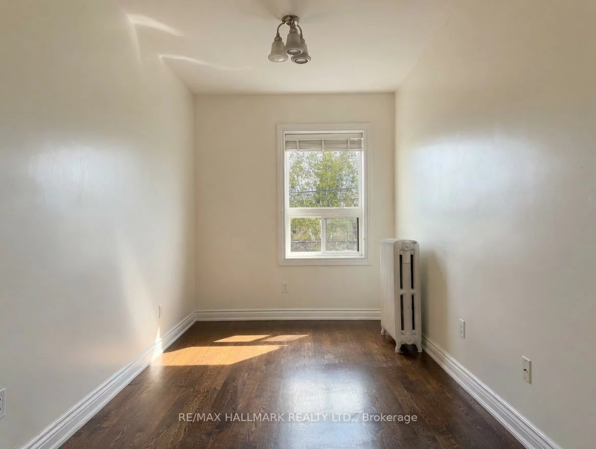 2038, Danforth, Danforth, Toronto