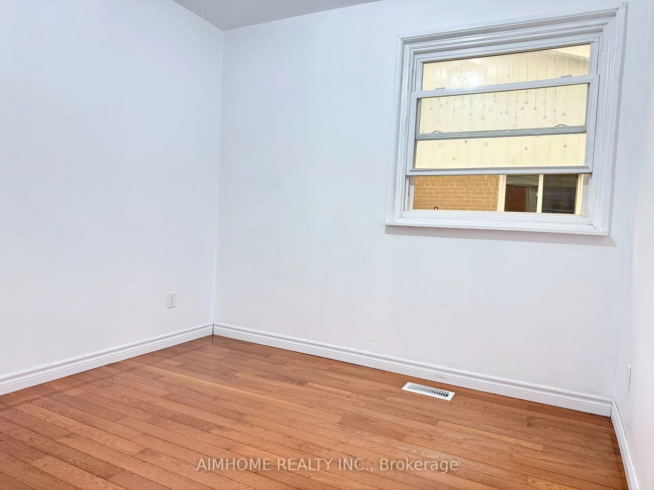58, Newlands, Clairlea-Birchmount, Toronto