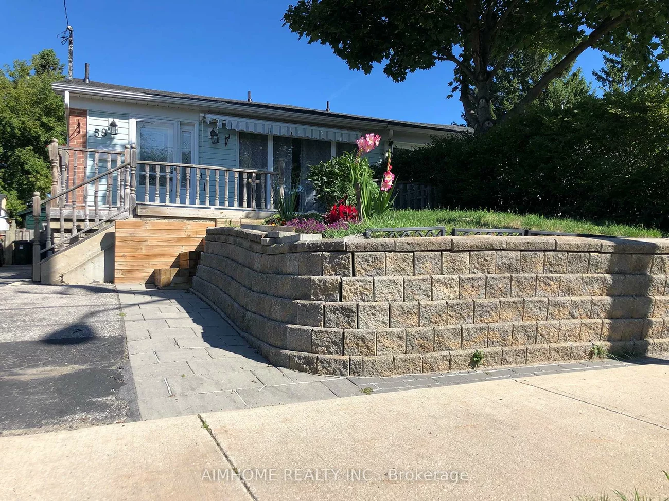 58, Newlands, Clairlea-Birchmount, Toronto