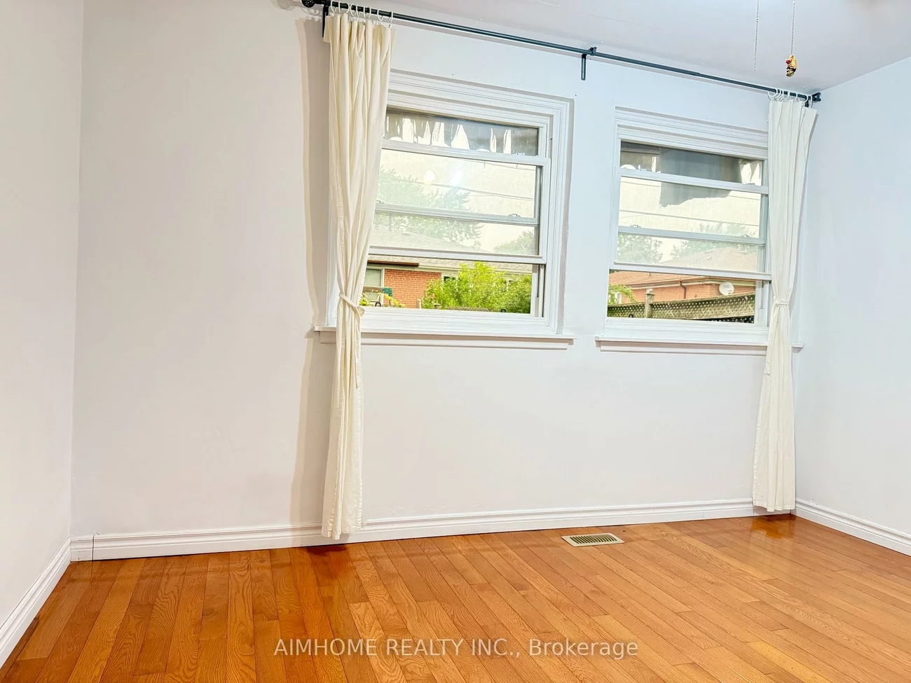 58, Newlands, Clairlea-Birchmount, Toronto
