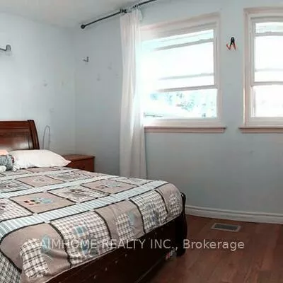 58, Newlands, Clairlea-Birchmount, Toronto