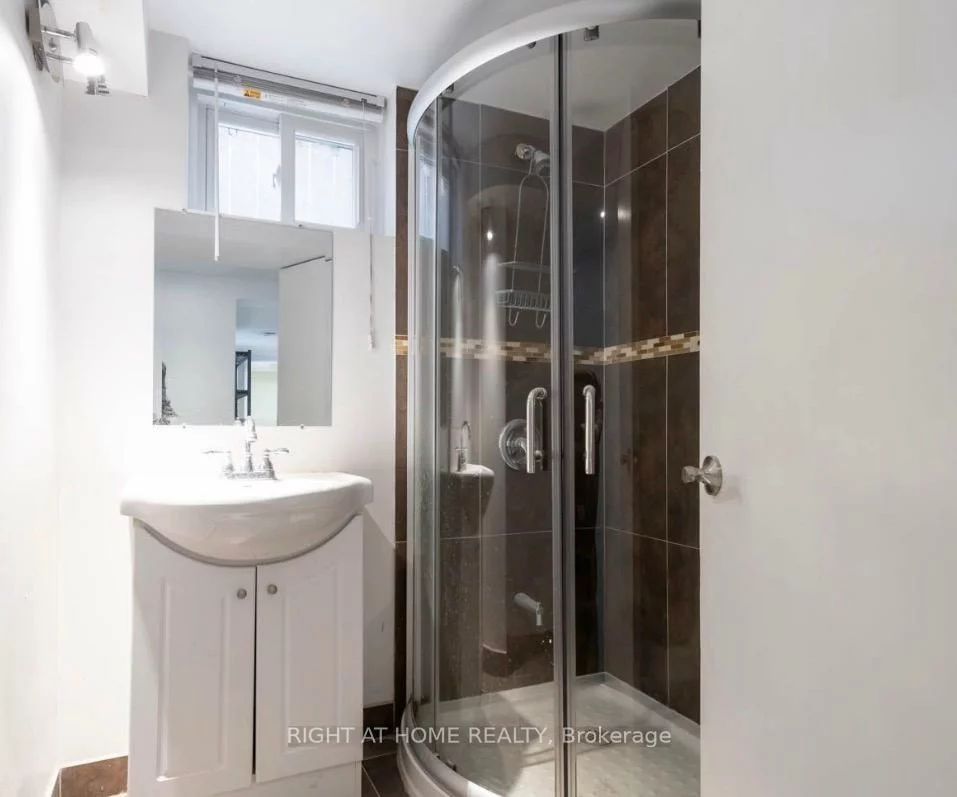 46, Shrewsbury, Tam O'Shanter-Sullivan, Toronto