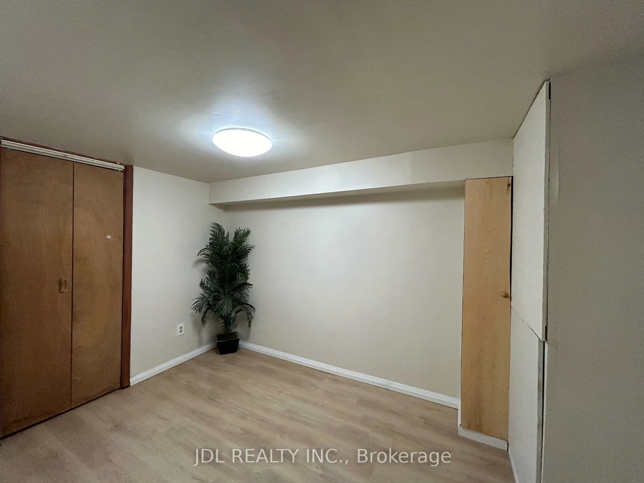 21, Squires Ave, O'Connor-Parkview, Toronto