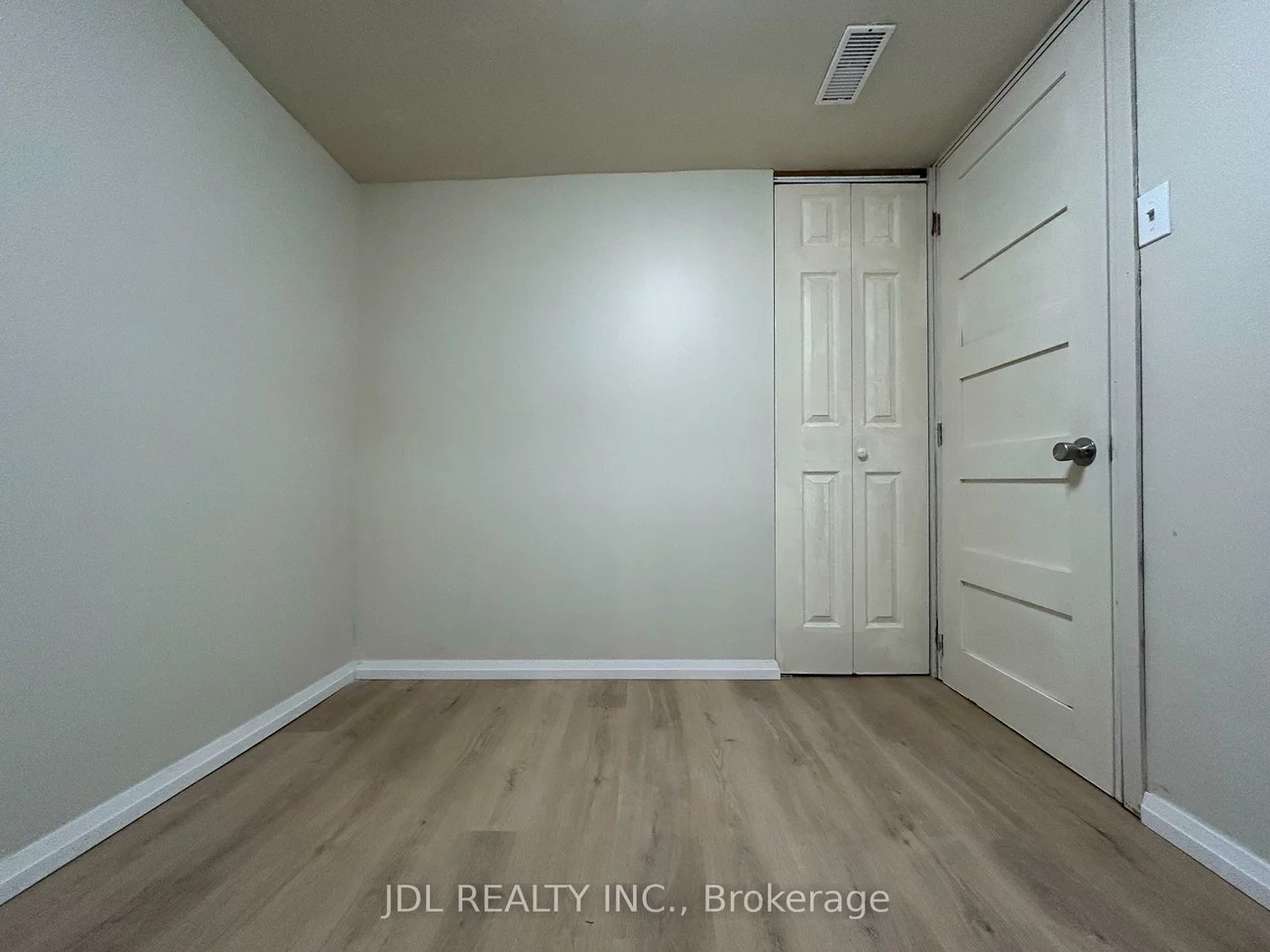 21, Squires Ave, O'Connor-Parkview, Toronto