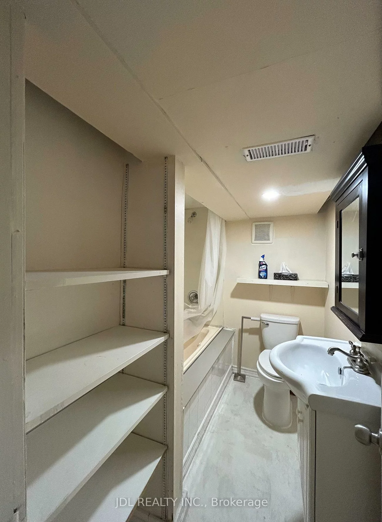 21, Squires Ave, O'Connor-Parkview, Toronto