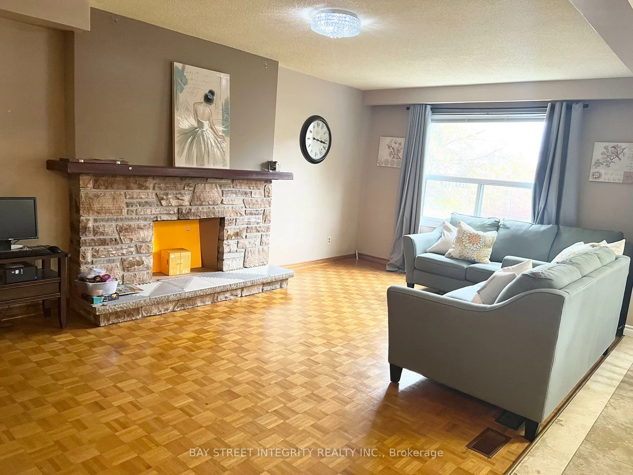 61, Morbank, Steeles, Toronto