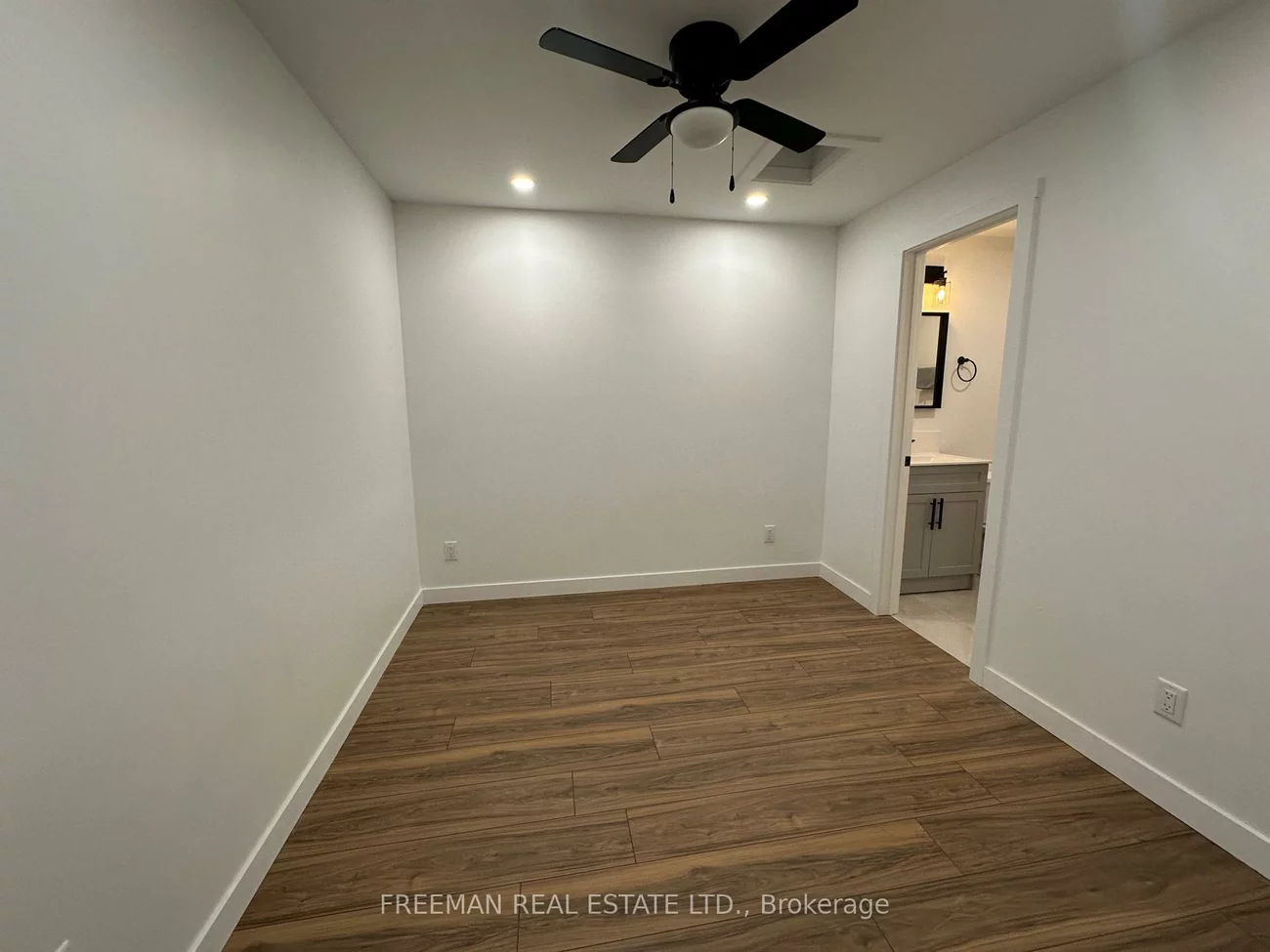 1029, Gerrard, South Riverdale, Toronto