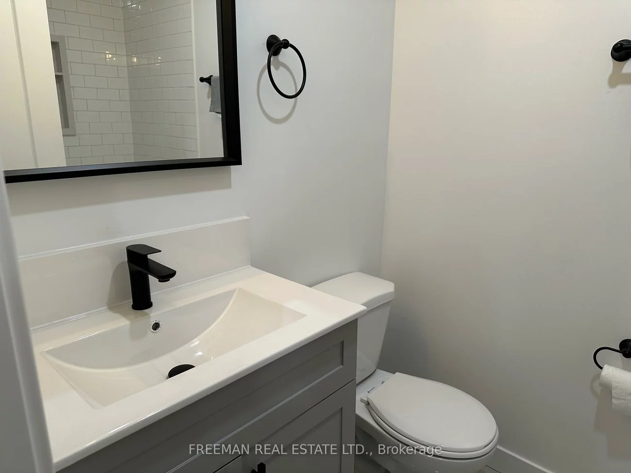 1029, Gerrard, South Riverdale, Toronto