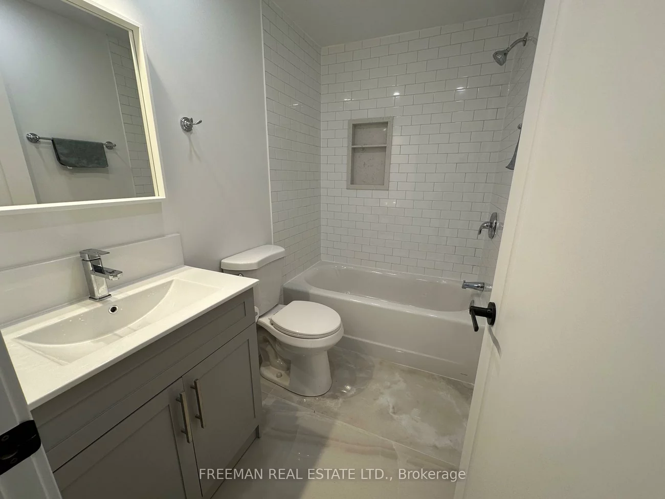 1029, Gerrard, South Riverdale, Toronto