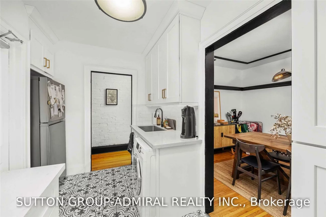 49, Wineva, The Beaches, Toronto