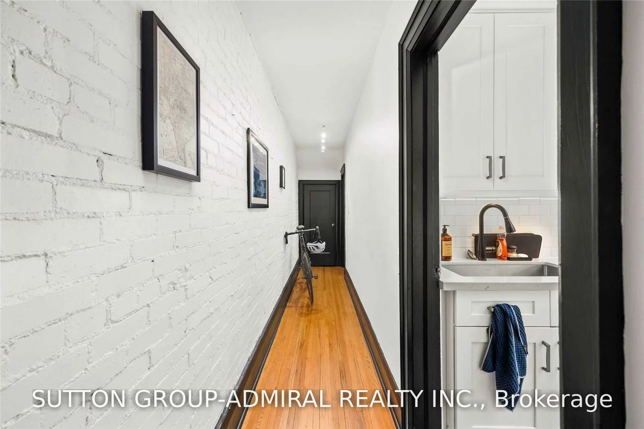 49, Wineva, The Beaches, Toronto