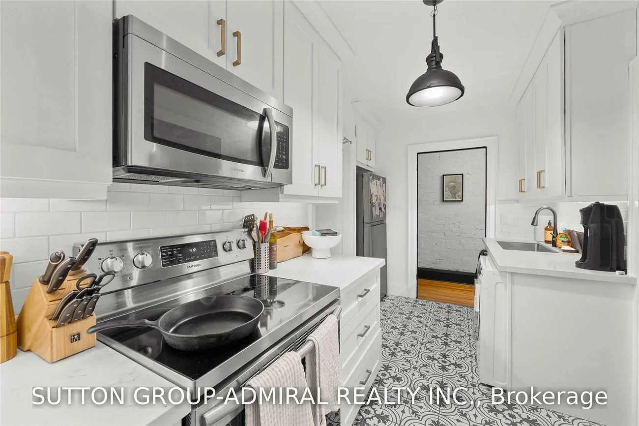 49, Wineva, The Beaches, Toronto