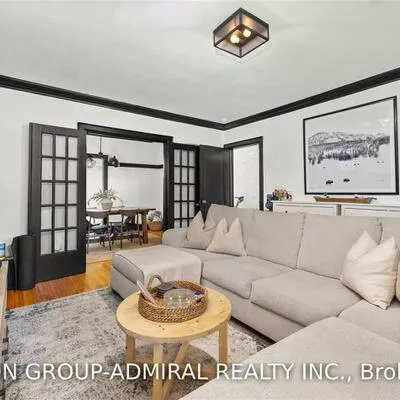 49, Wineva, The Beaches, Toronto