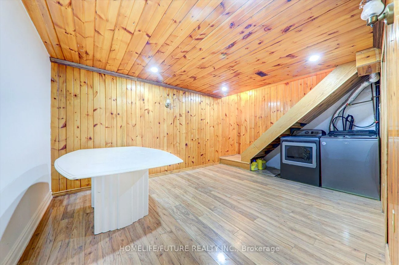 97, Dunsfold, Malvern, Toronto