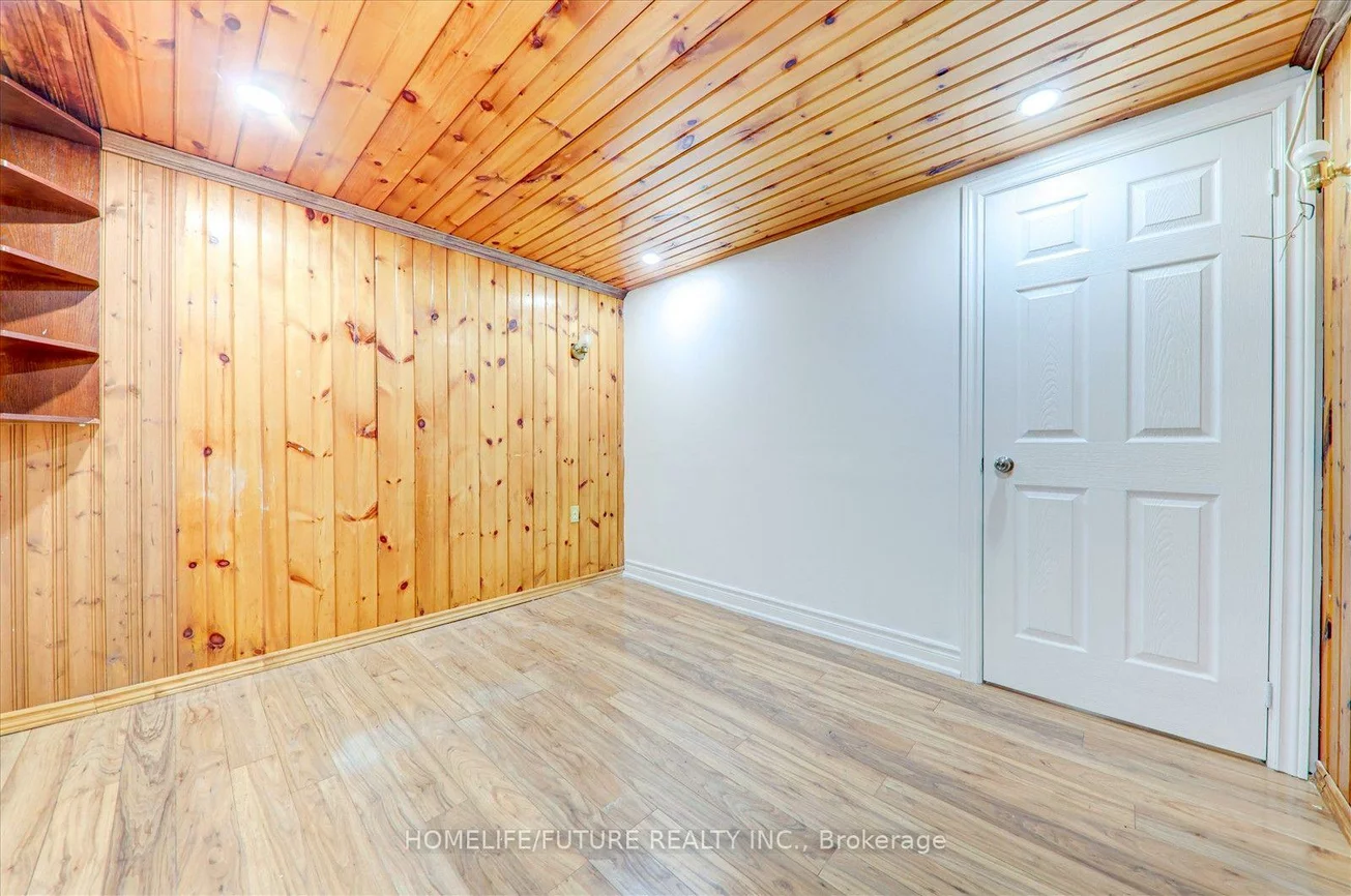 97, Dunsfold, Malvern, Toronto