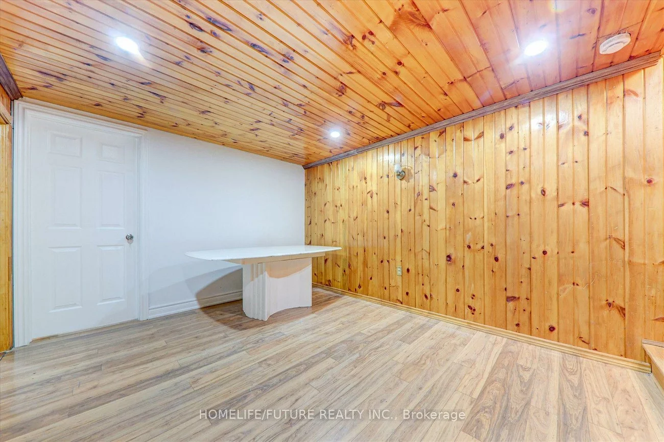 97, Dunsfold, Malvern, Toronto