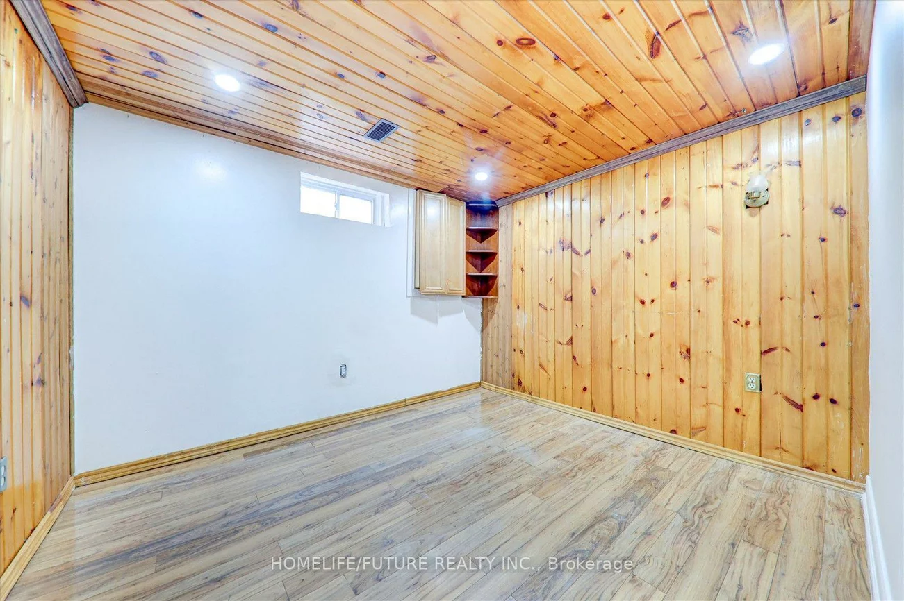 97, Dunsfold, Malvern, Toronto