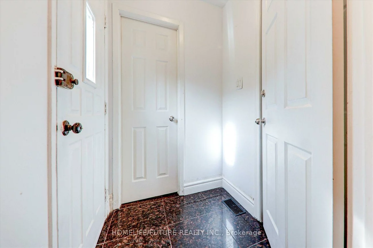97, Dunsfold, Malvern, Toronto