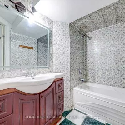97, Dunsfold, Malvern, Toronto