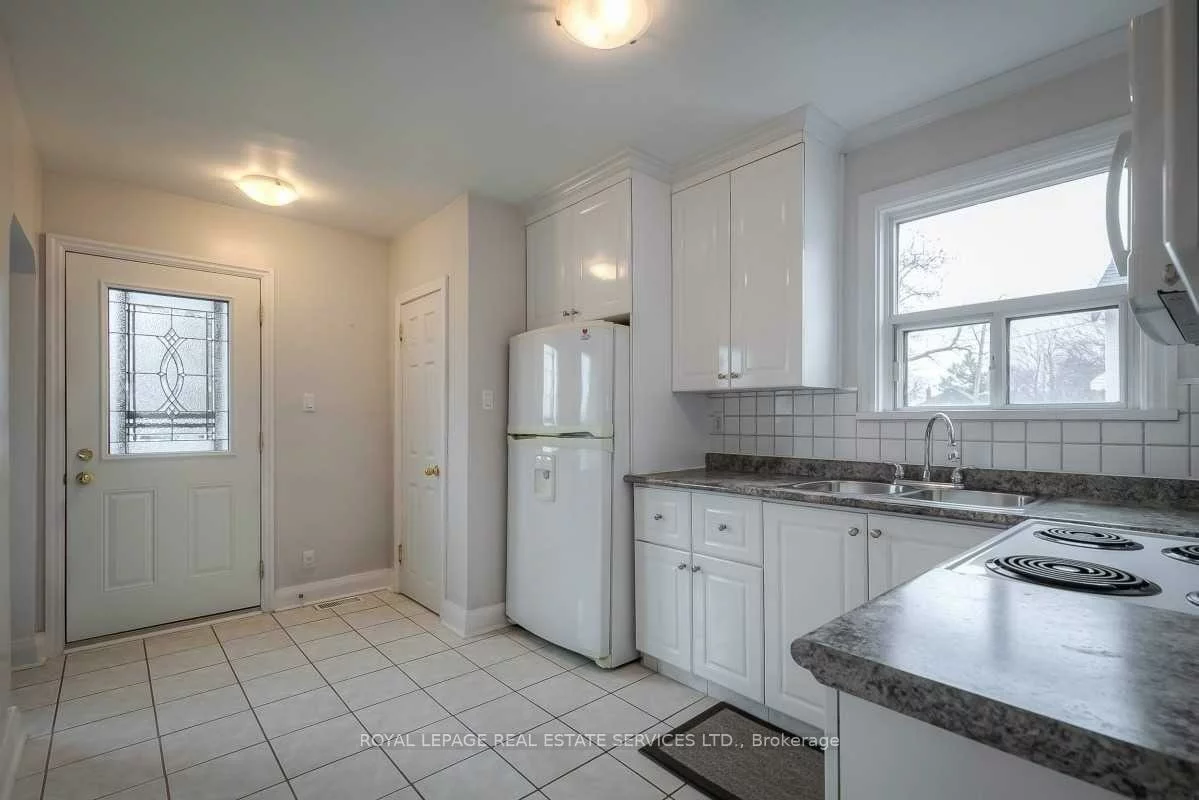 12, Coniston, Clairlea-Birchmount, Toronto