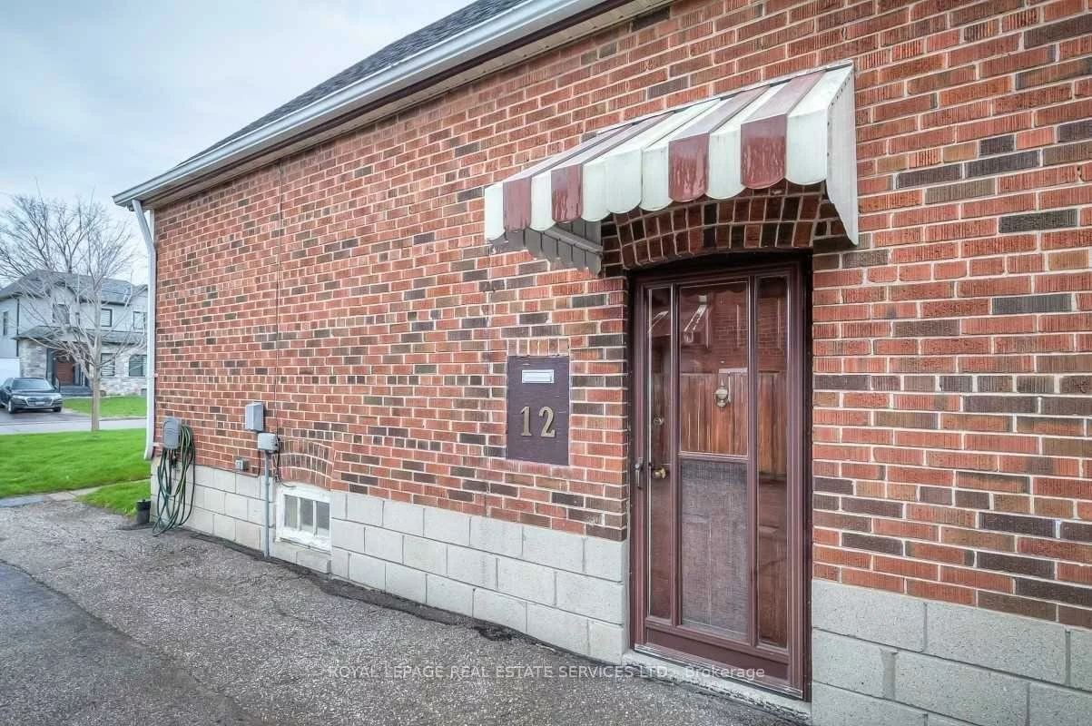 12, Coniston, Clairlea-Birchmount, Toronto