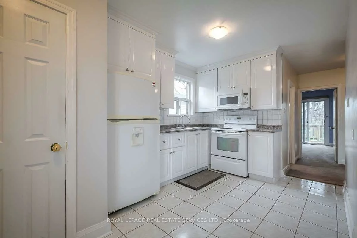 12, Coniston, Clairlea-Birchmount, Toronto
