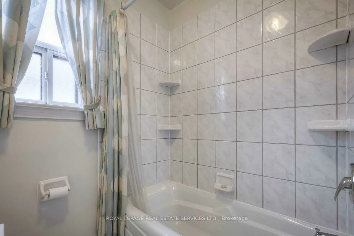 12, Coniston, Clairlea-Birchmount, Toronto