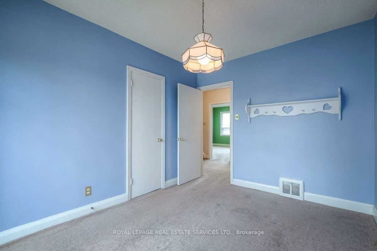 12, Coniston, Clairlea-Birchmount, Toronto