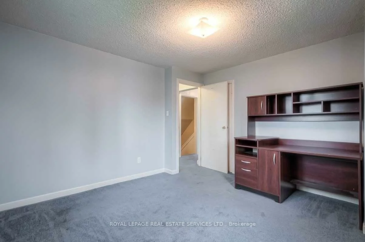 12, Coniston, Clairlea-Birchmount, Toronto
